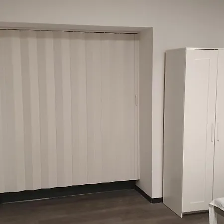 Kreuzberg Neukoelln ホステル ベルリン